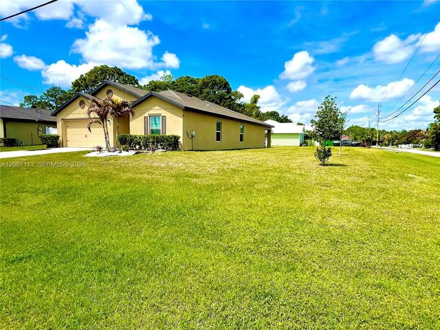 2 of 33 - 3902 Sw Brunswick Street, Port St. Lucie, FL