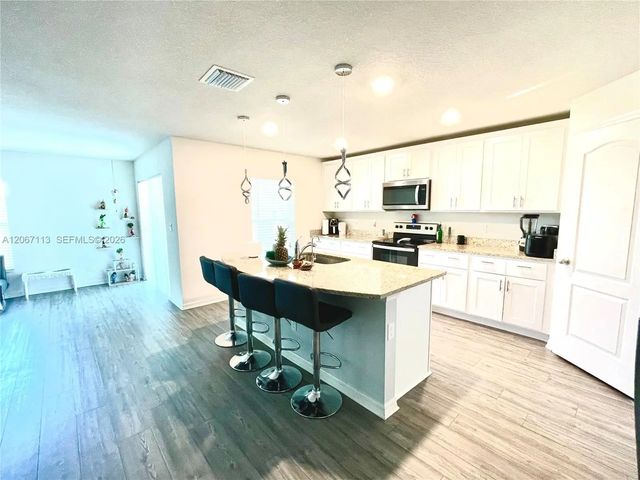 4 of 33 - 3902 Sw Brunswick Street, Port St. Lucie, FL
