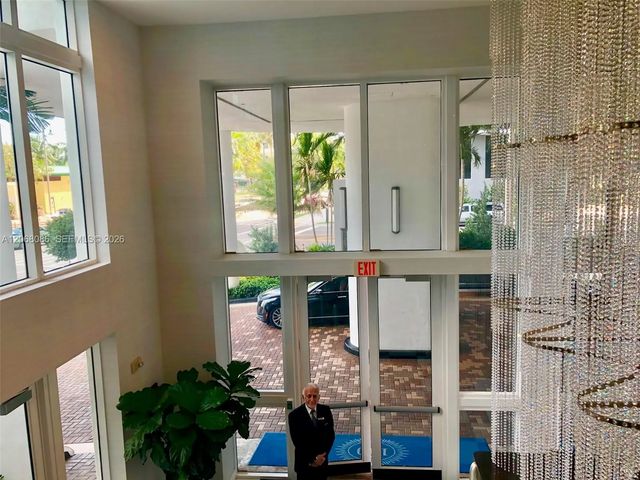 5 of 27 - 1800 N Bayshore Drive #2708, Miami, FL