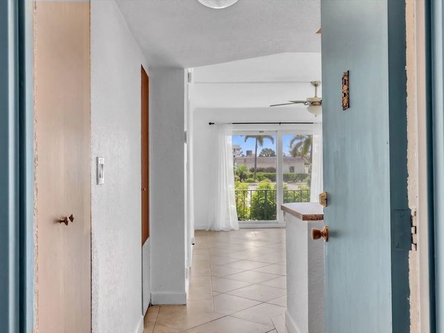 3 of 39 - 3002 Ne 5th Terrace #105-b, Wilton Manors, FL