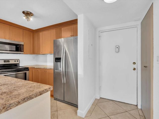 5 of 39 - 3002 Ne 5th Terrace #105-b, Wilton Manors, FL
