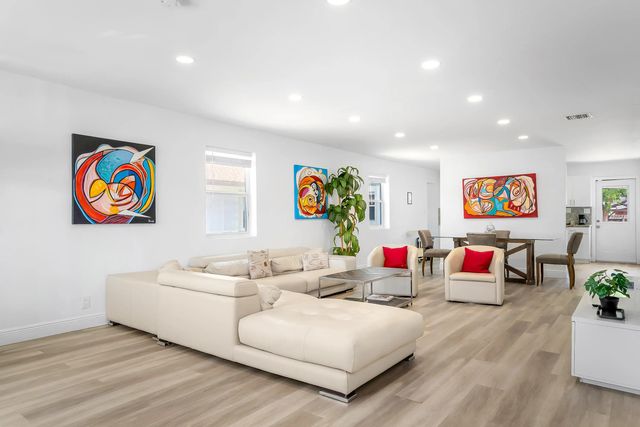 4 of 25 - 2709 Dewey Street, Hollywood, FL