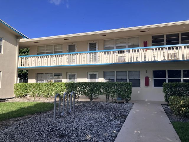 2 of 24 - 202 Camden I, West Palm Beach, FL