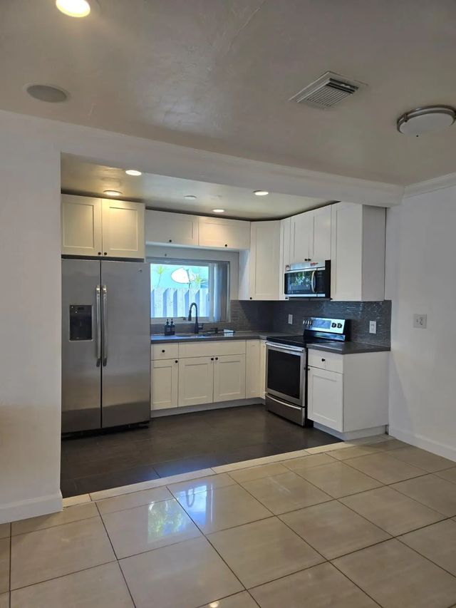 5 of 18 - 1234 Nw 7th Avenue, Fort Lauderdale, FL