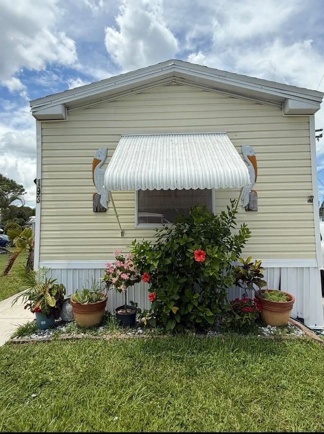 3 of 40 - 5000 Se Federal Highway #193, Stuart, FL
