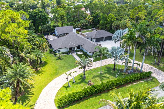 2 of 33 - 14829 Stirrup Lane, Wellington, FL