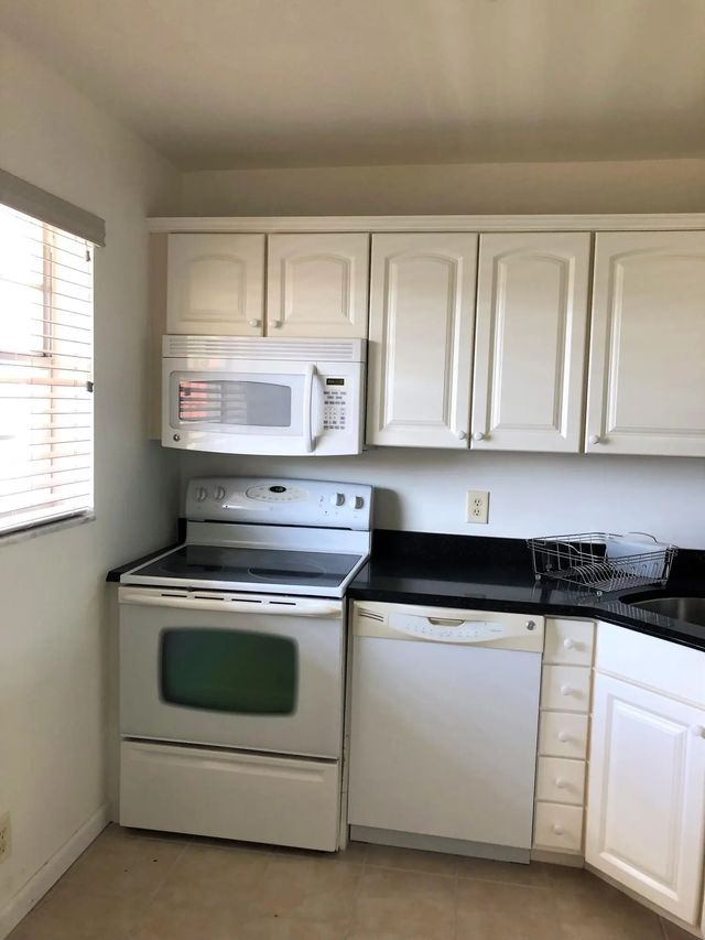 5 of 37 - 12011 Poinciana Boulevard S #202, Royal Palm Beach, FL