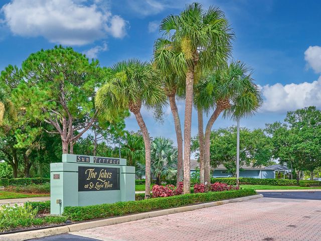 1202 Nw Sun Terrace Circle #24d, 