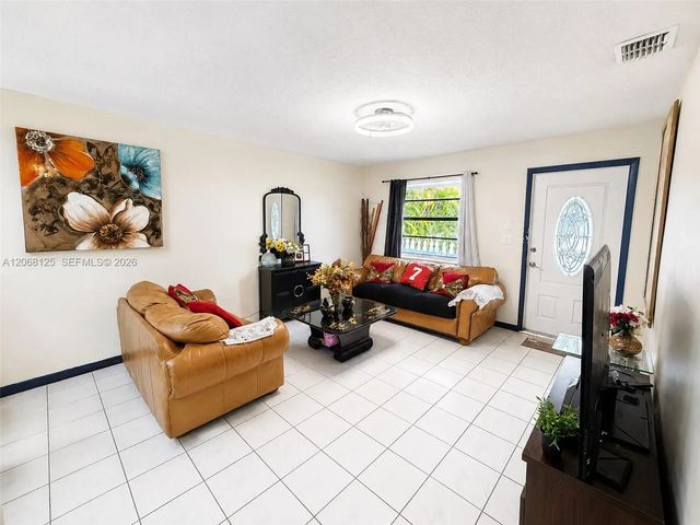 5 of 22 - 2745 Nw 7th Court, Fort Lauderdale, FL