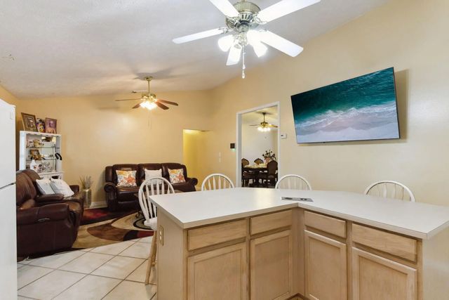 5 of 24 - 501 Nw Colonial Street, Port St. Lucie, FL