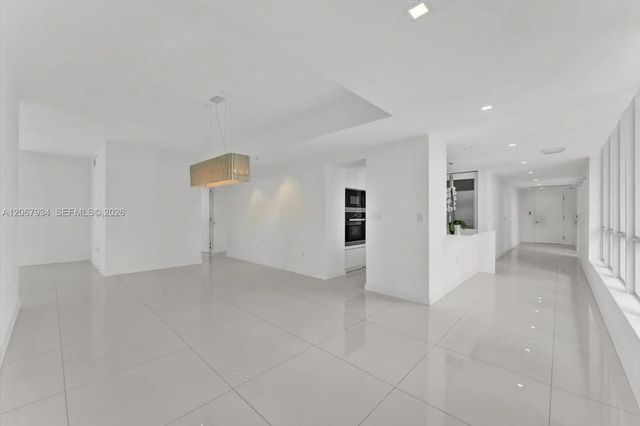 4 of 37 - 520 West Avenue #2101, Miami Beach, FL