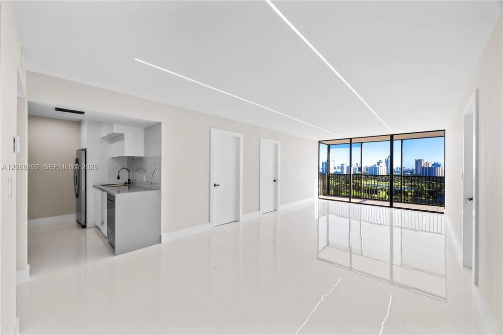 20379 W Country Club Drive #1938, Aventura