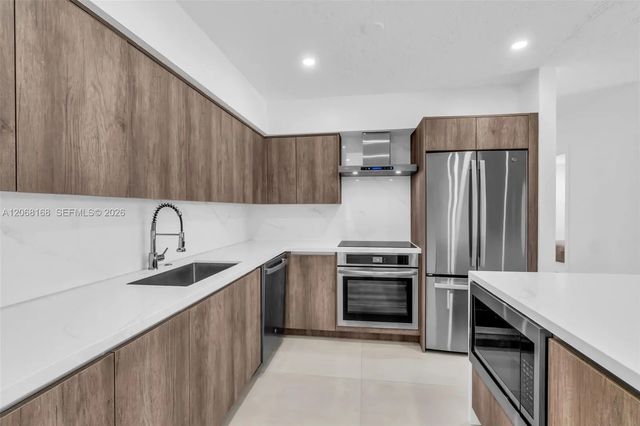 5 of 31 - 1524 Ne 14th Terrace, Fort Lauderdale, FL