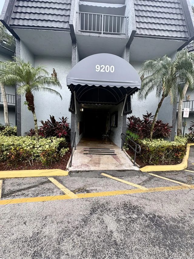 3 of 30 - 9200 Lime Bay Boulevard, Tamarac, FL