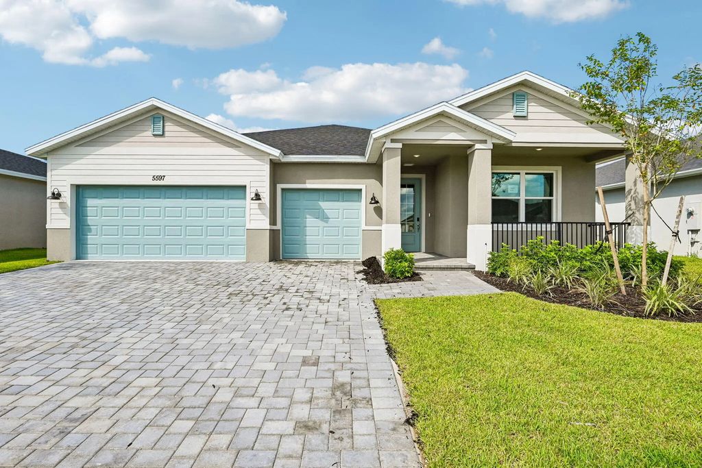 5597 Hampton Park Circle, Vero Beach