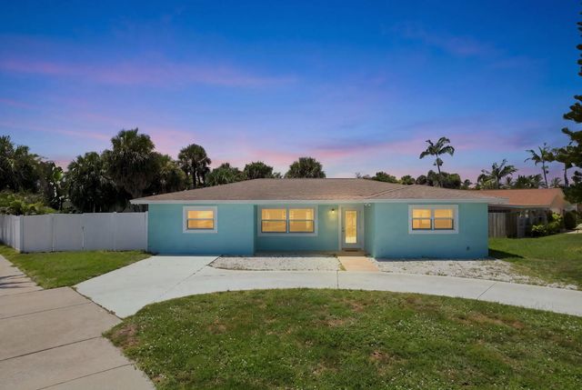 2 of 43 - 1935 Cypress Avenue, Fort Pierce, FL