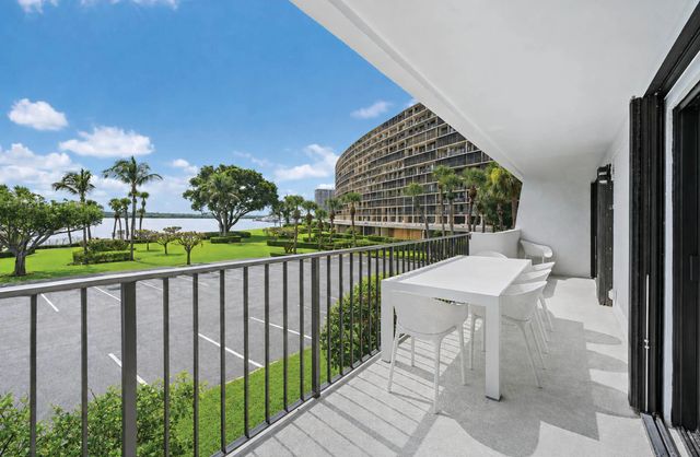 1208 Marine Way #g13, North Palm Beach
