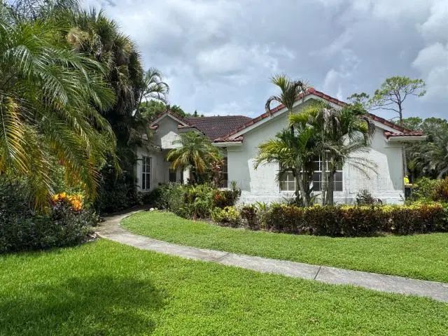 2 of 17 - 18554 Se Old Trail Drive E, Jupiter, FL