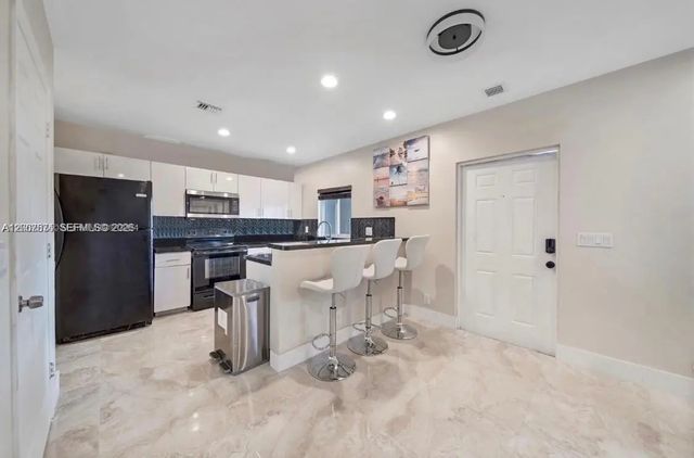 615 Nw 10th Terrace #1, Fort Lauderdale
