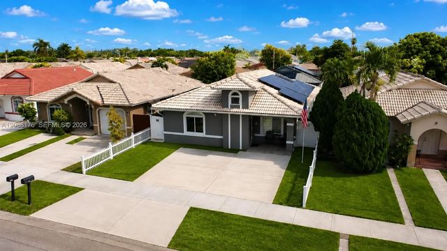 4 of 27 - 9733 Nw 126th Terrace, Hialeah Gardens, FL
