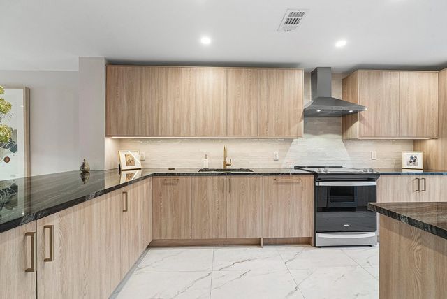 4 of 62 - 12 Southport Lane #d, Boynton Beach, FL