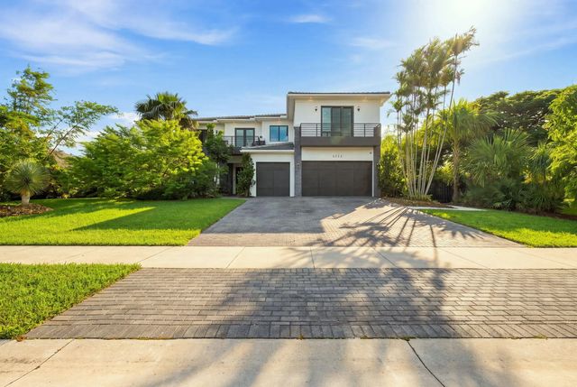6924 N Stillwater Shores Drive, Davie