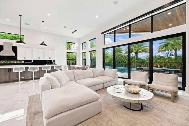 4 of 39 - 6924 N Stillwater Shores Drive, Davie, FL