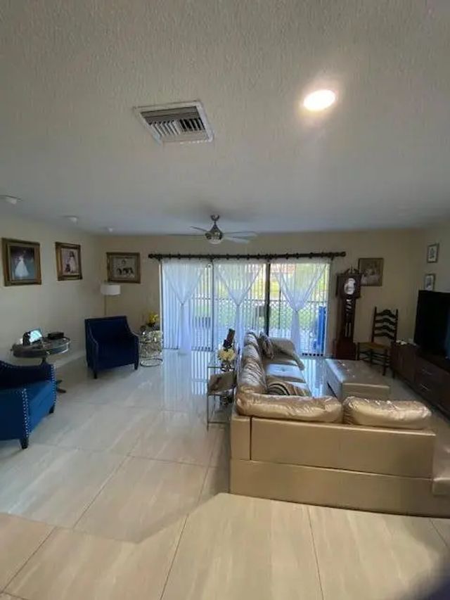 2 of 23 - 1701 Woodbridge Lakes Circle, West Palm Beach, FL