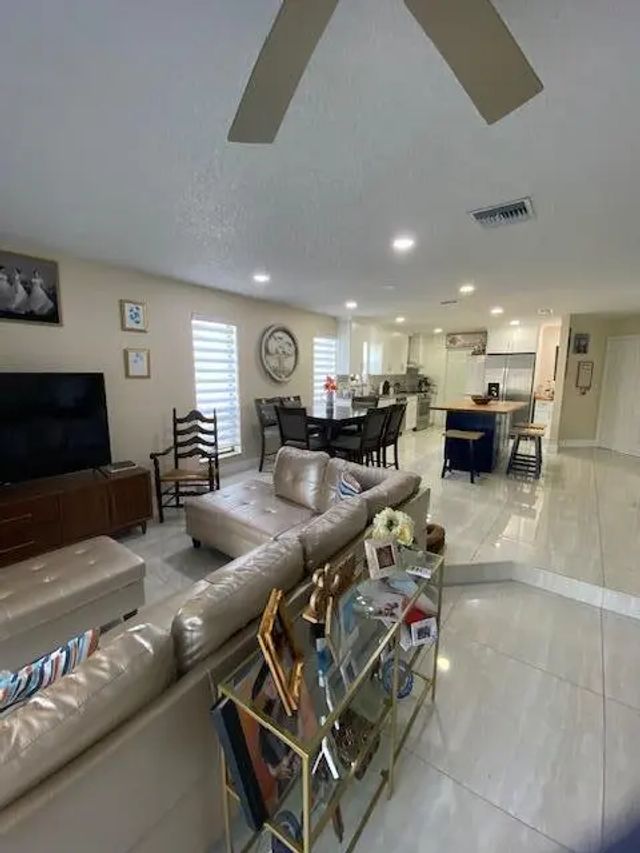 3 of 23 - 1701 Woodbridge Lakes Circle, West Palm Beach, FL