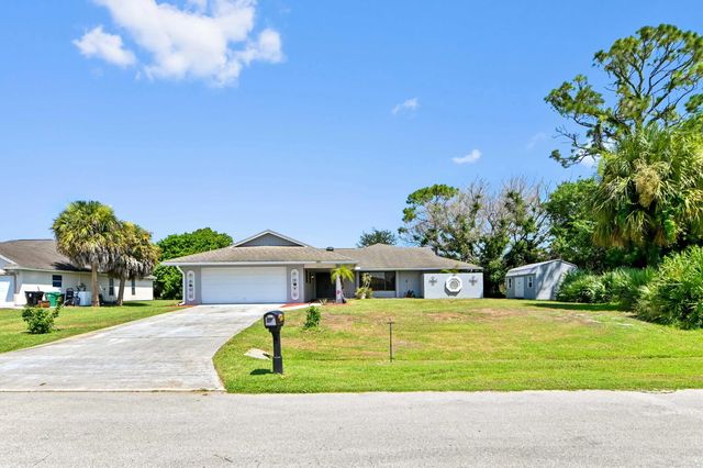 3 of 37 - 2525 Sw Grotto Circle, Port St. Lucie, FL