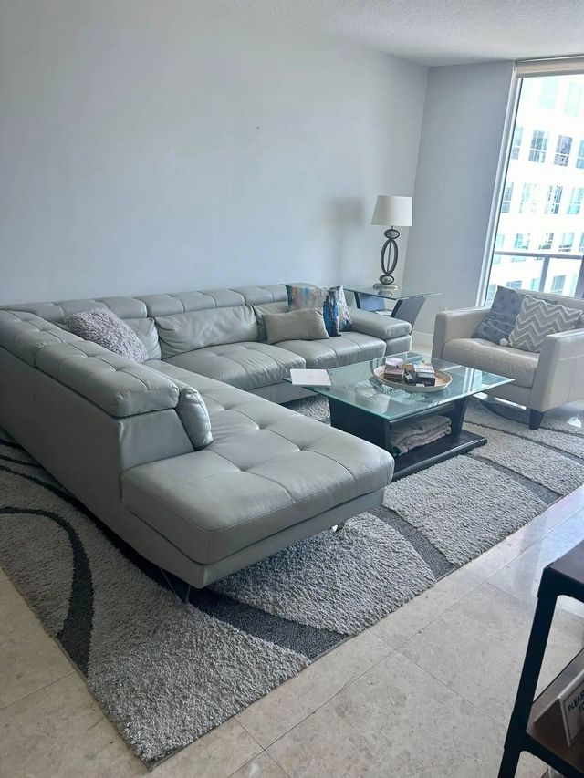 4 of 39 - 185 Sw 7th Street #1802, Miami, FL
