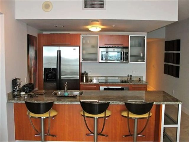 5 of 39 - 185 Sw 7th Street #1802, Miami, FL