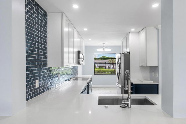 3 of 69 - 15 Southport Lane #d, Boynton Beach, FL