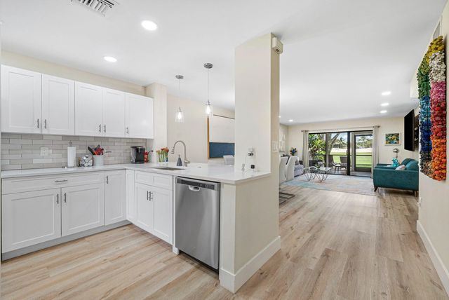 17 Southport Lane #e, Boynton Beach