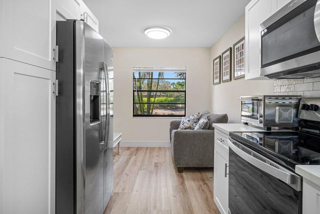 5 of 68 - 17 Southport Lane #e, Boynton Beach, FL