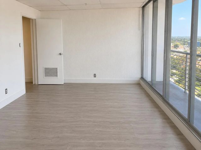 4 of 17 - 1720 Harrison Street #18c, Hollywood, FL