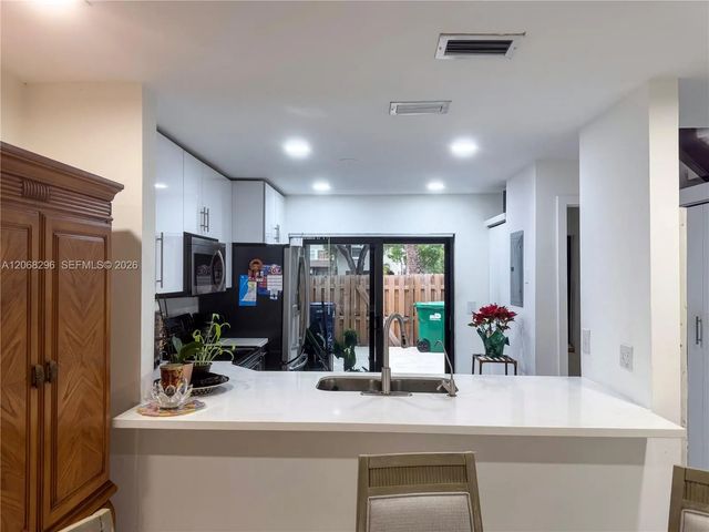 5 of 9 - 10505 Sw 153rd Court #2, Miami, FL