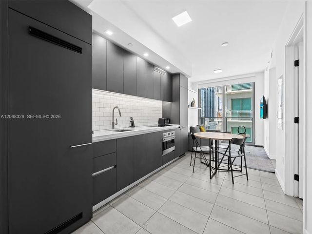 3 of 25 - 227 Ne 2nd Street #1807, Miami, FL