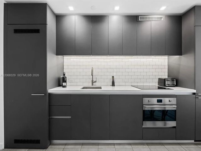 5 of 25 - 227 Ne 2nd Street #1807, Miami, FL