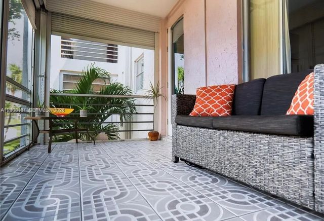 8002 Lagos De Campo Boulevard #b-201, Tamarac