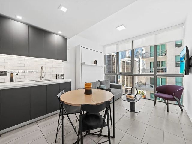 5 of 27 - 227 Ne 2nd Street #2501, Miami, FL