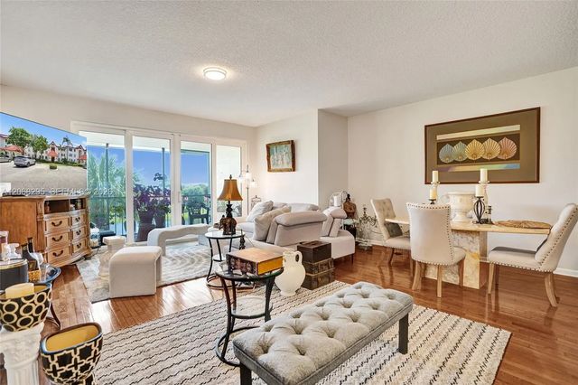 4 of 63 - 102 Half Moon Circle #c3, Hypoluxo, FL