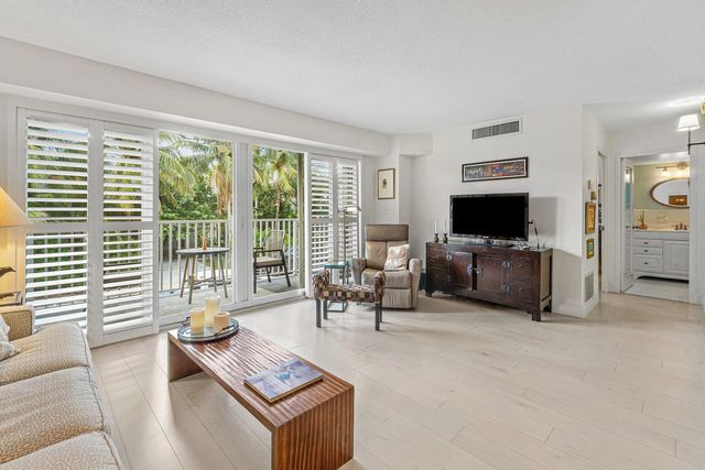 3 of 25 - 223 Atlantic Avenue #2b, Palm Beach, FL