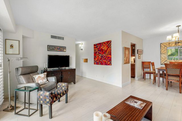 4 of 25 - 223 Atlantic Avenue #2b, Palm Beach, FL