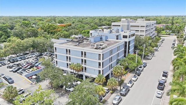 7330 Sw 62nd Place #320a, South Miami