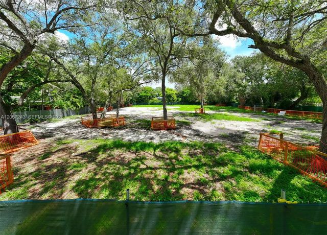 4 of 11 - 6285 Sw 98th Street, Pinecrest, FL