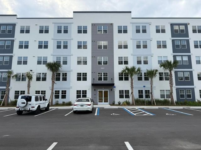 5587 Millenia Park Boulevard #222, Orlando