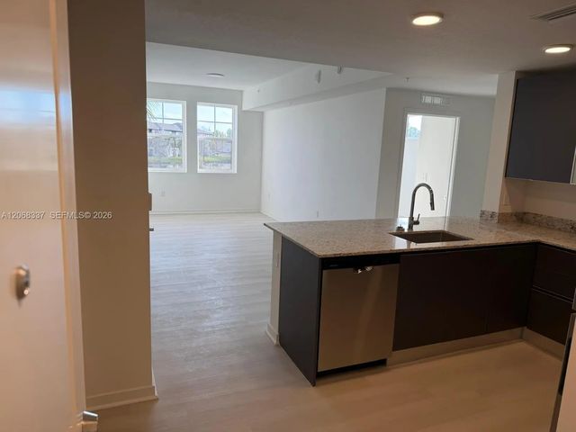 2 of 10 - 5587 Millenia Park Boulevard #222, Orlando, FL