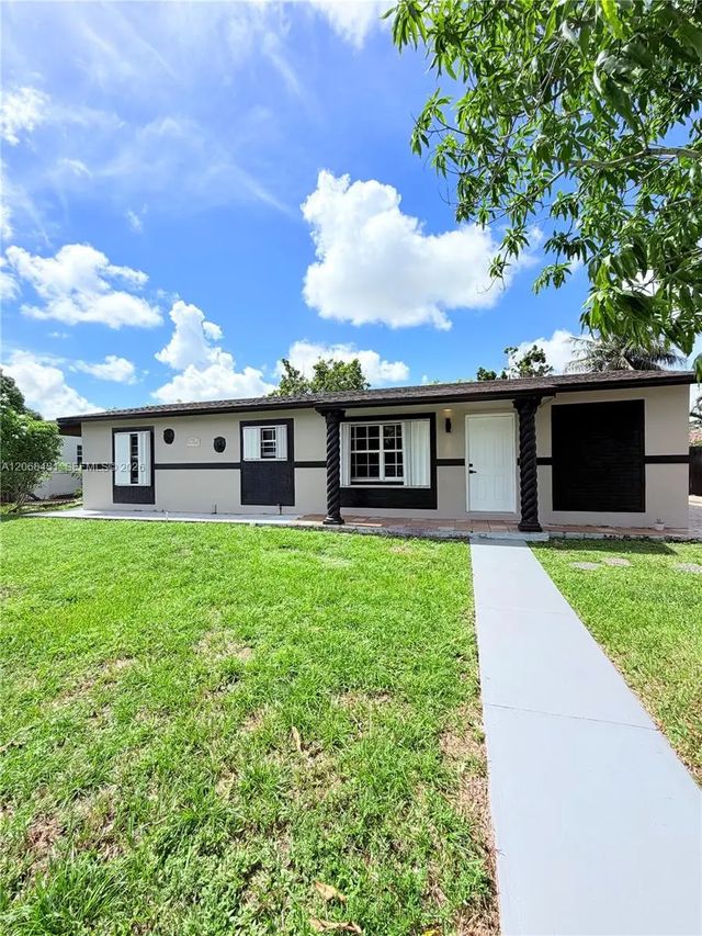 3 of 34 - 4492 Nw 180th Street, Miami Gardens, FL