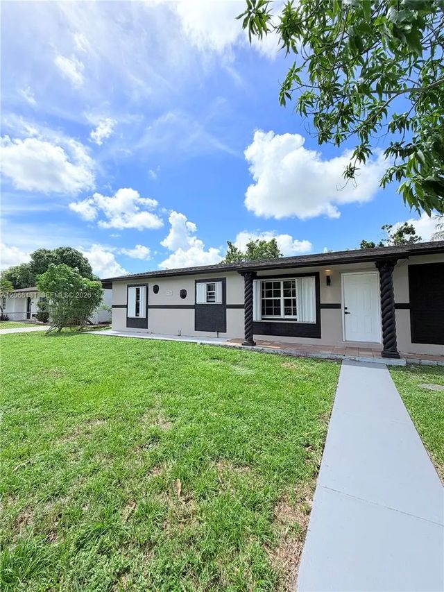 5 of 34 - 4492 Nw 180th Street, Miami Gardens, FL